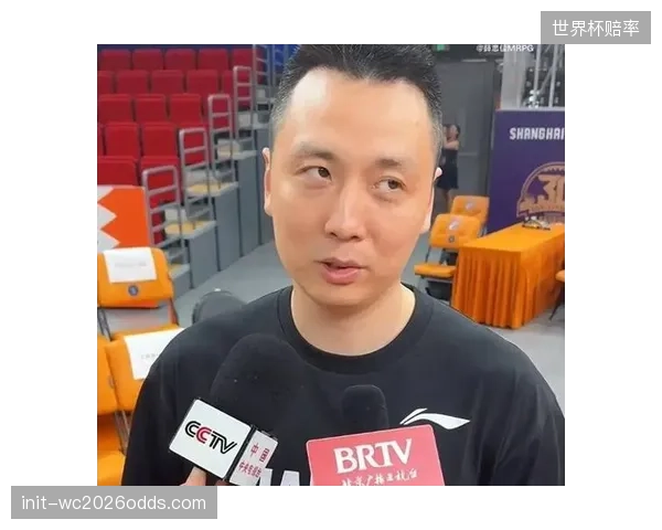 主帅卢伟荣膺年度最佳教练，他将上海队打造成联盟攻守兼备的顶级强队。